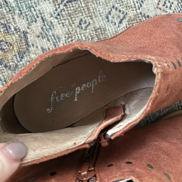 FREE PEOPLE Aquarian Rust Suede Ankle Boots Sz. 38 - Picture 6 of 12